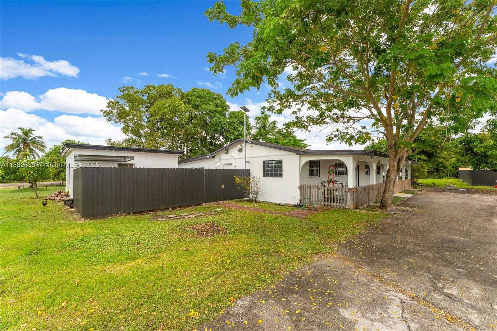 Small Image of 12750 SOUTH WEST 197TH AVE, Miami Number 2