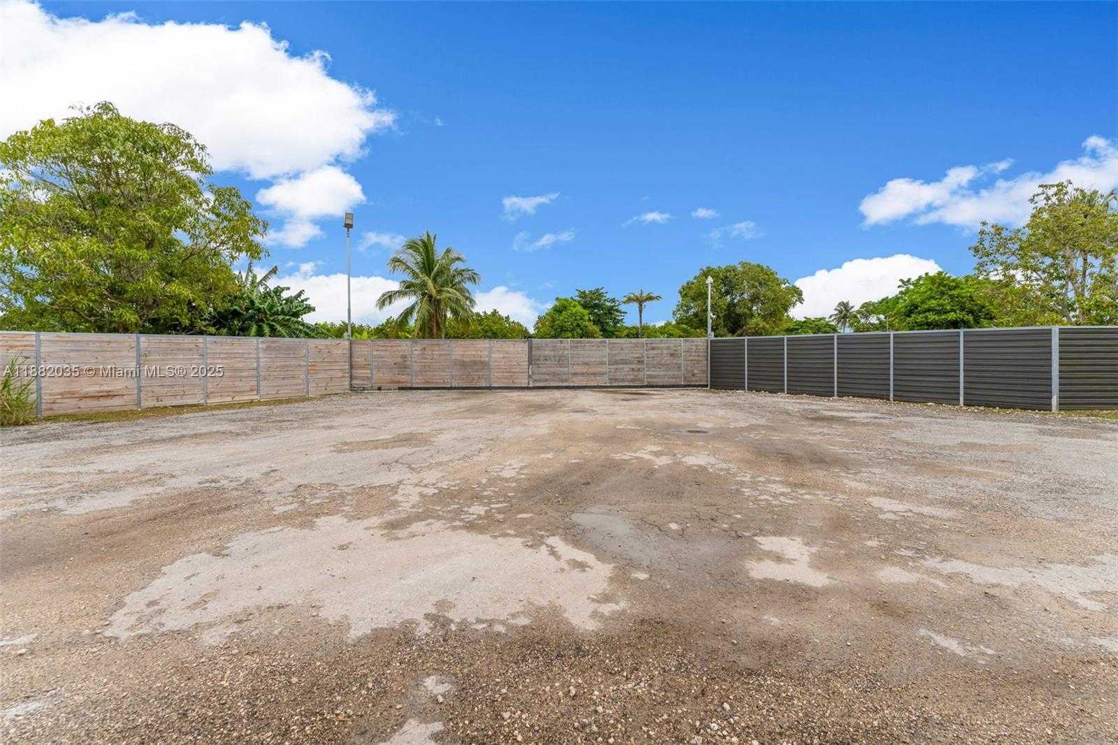 Small Image of 12750 SOUTH WEST 197TH AVE, Miami Number 52