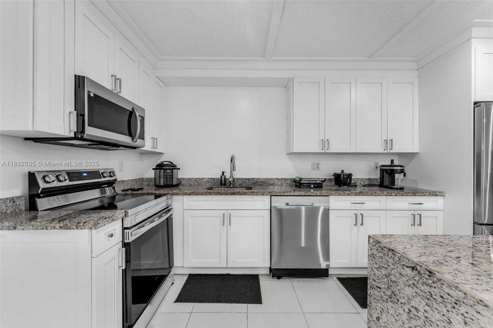 Small Image of 12750 SOUTH WEST 197TH AVE, Miami Number 7