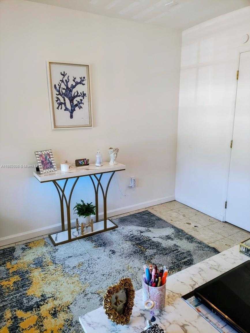 Small Image of 3124 SOUTH WEST 63RD AVE, Miami Number 11
