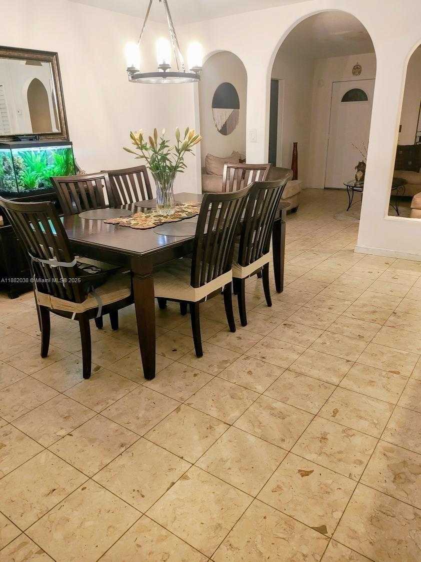 Small Image of 3124 SOUTH WEST 63RD AVE, Miami Number 13