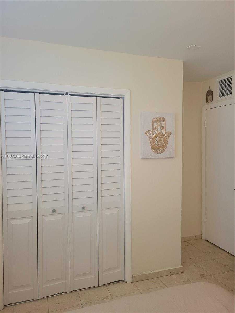 Small Image of 3124 SOUTH WEST 63RD AVE, Miami Number 23