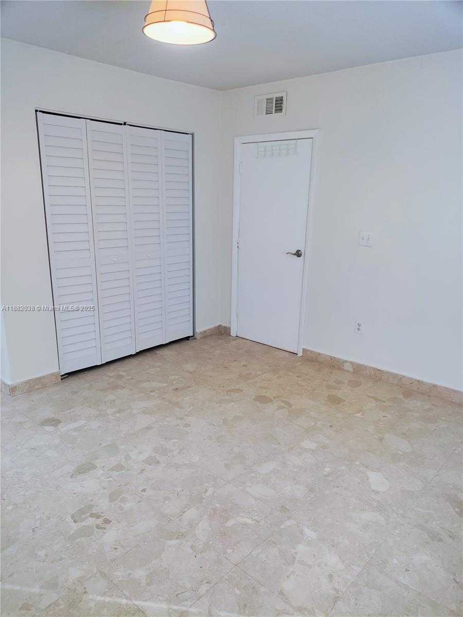 Small Image of 3124 SOUTH WEST 63RD AVE, Miami Number 26