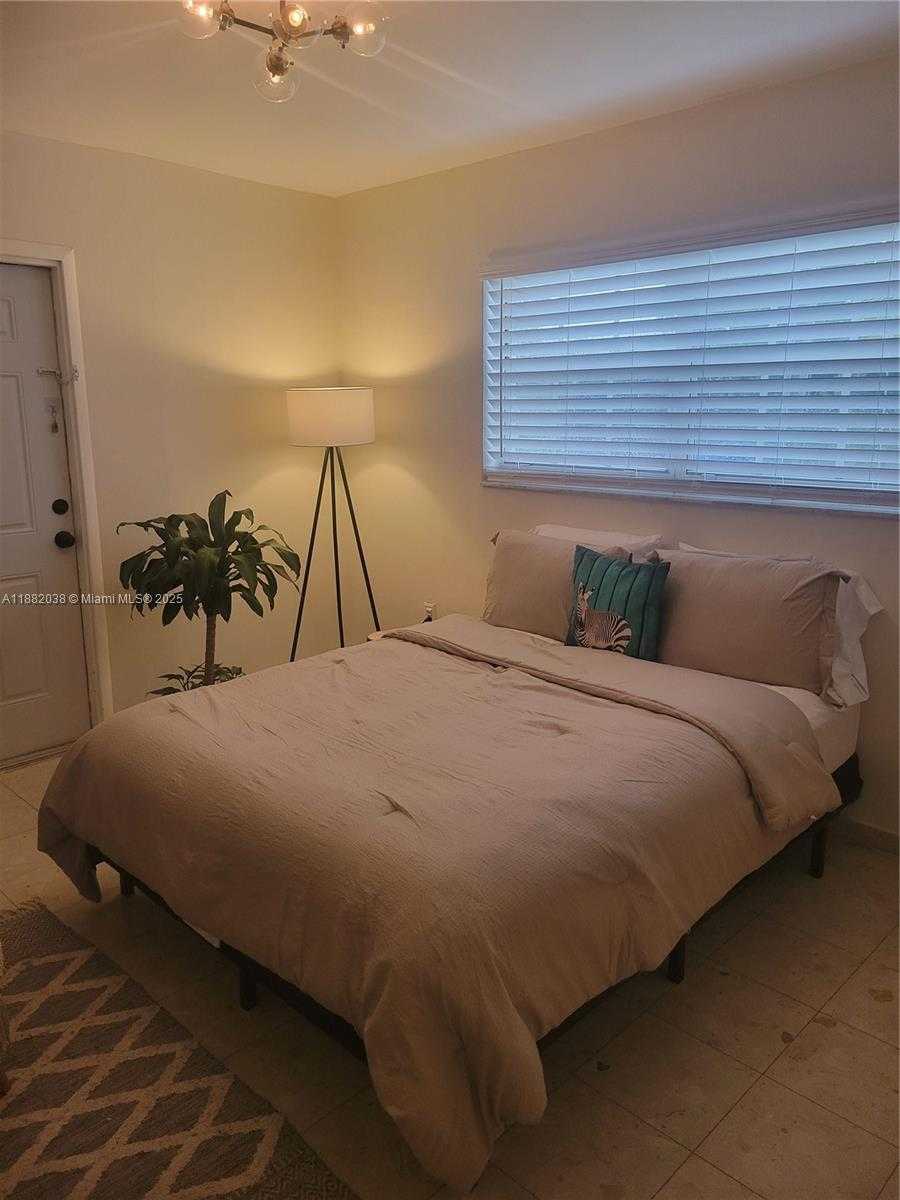 Small Image of 3124 SOUTH WEST 63RD AVE, Miami Number 27