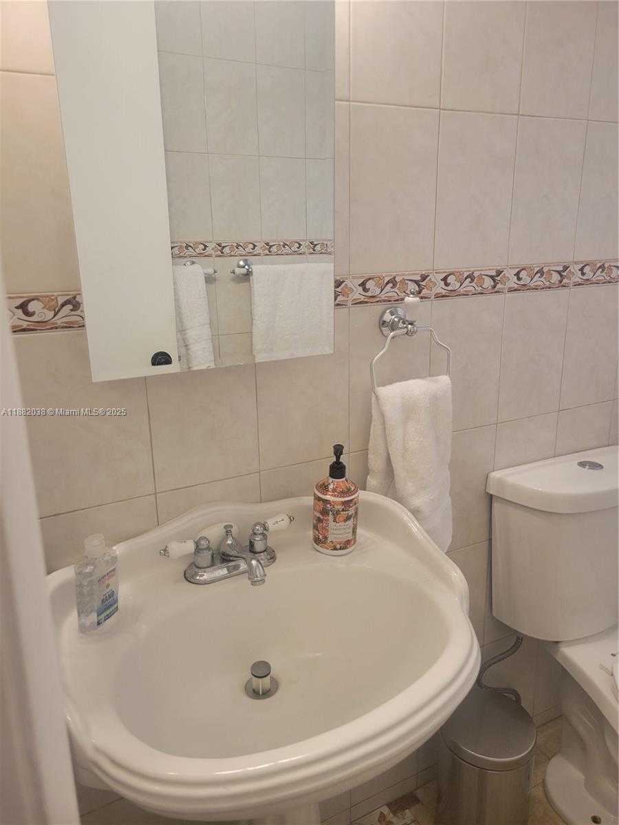 Small Image of 3124 SOUTH WEST 63RD AVE, Miami Number 28