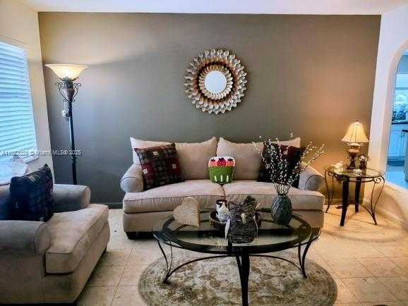 Small Image of 3124 SOUTH WEST 63RD AVE, Miami Number 3