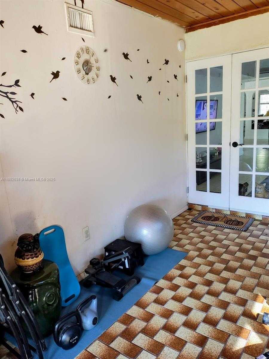 Small Image of 3124 SOUTH WEST 63RD AVE, Miami Number 44