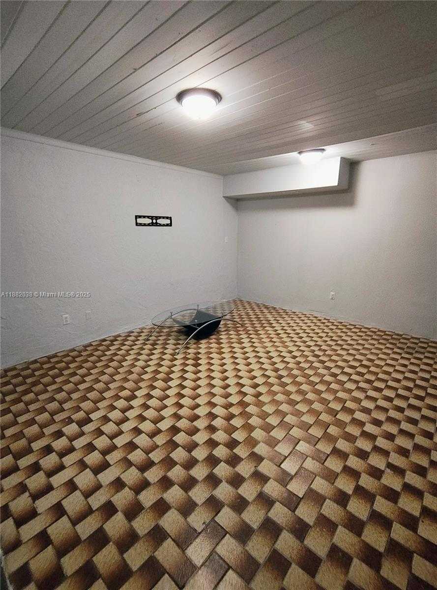 Small Image of 3124 SOUTH WEST 63RD AVE, Miami Number 46