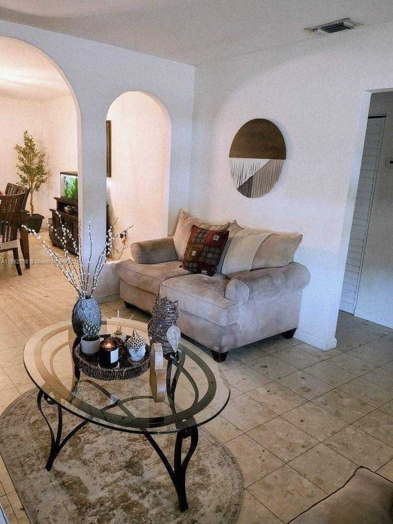 Small Image of 3124 SOUTH WEST 63RD AVE, Miami Number 5