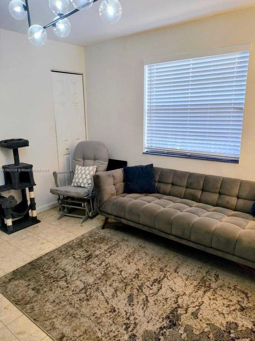 Small Image of 3124 SOUTH WEST 63RD AVE, Miami Number 7