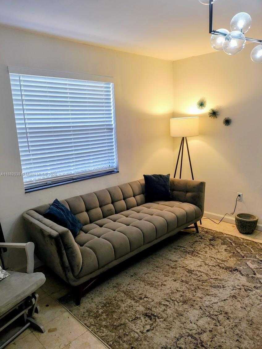 Small Image of 3124 SOUTH WEST 63RD AVE, Miami Number 8