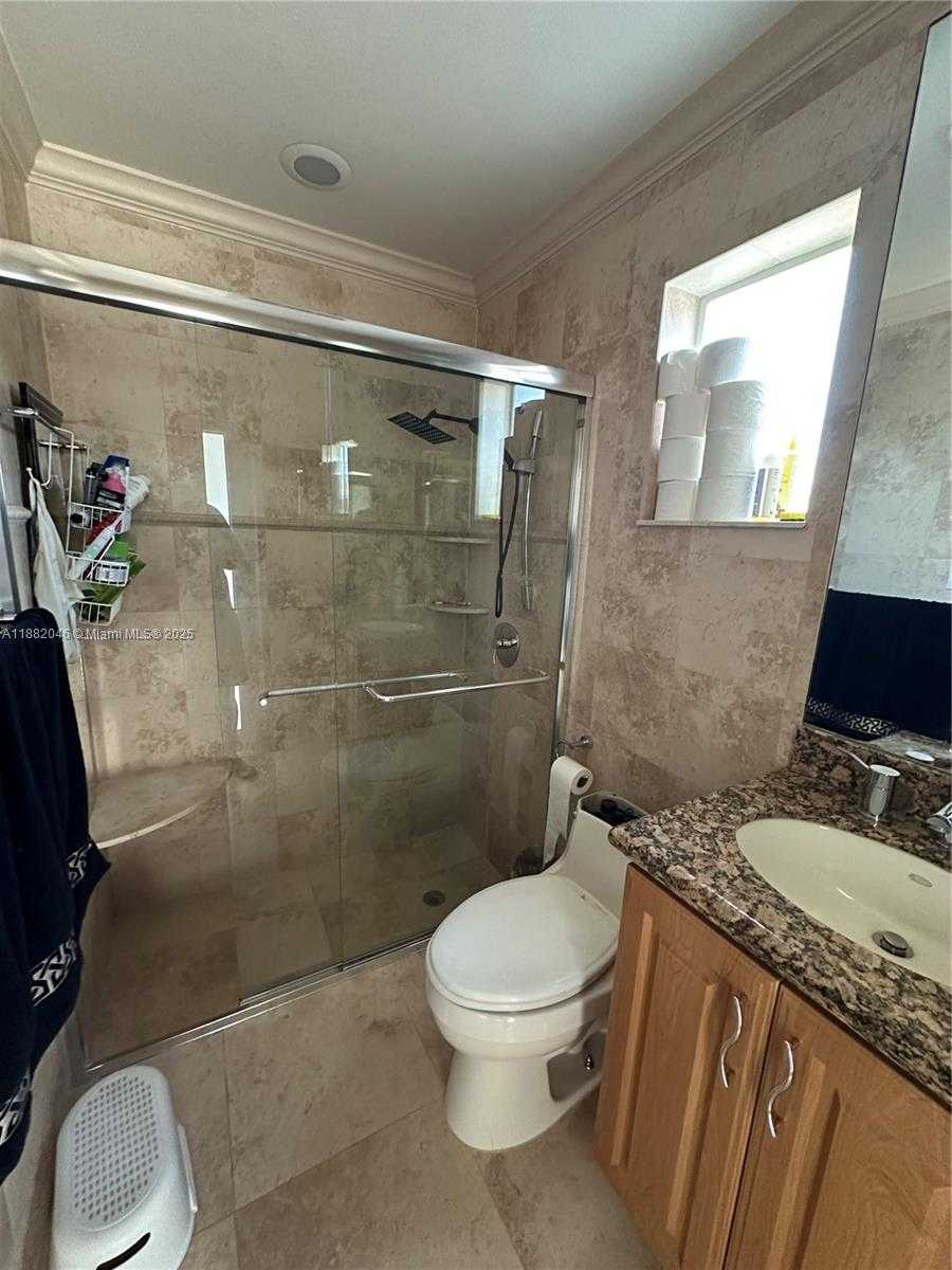 Small Image of 4700 TAFT ST, Hollywood Number 16
