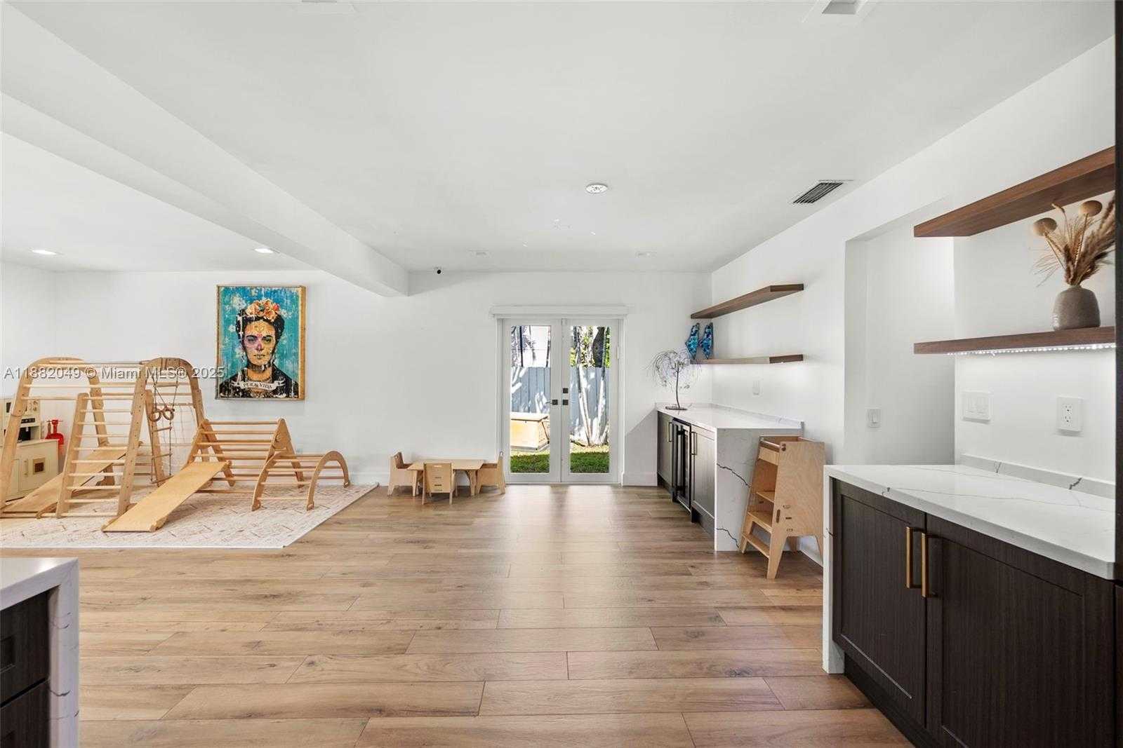 Small Image of 21000 NORTH EAST 18TH CT, Miami Number 13