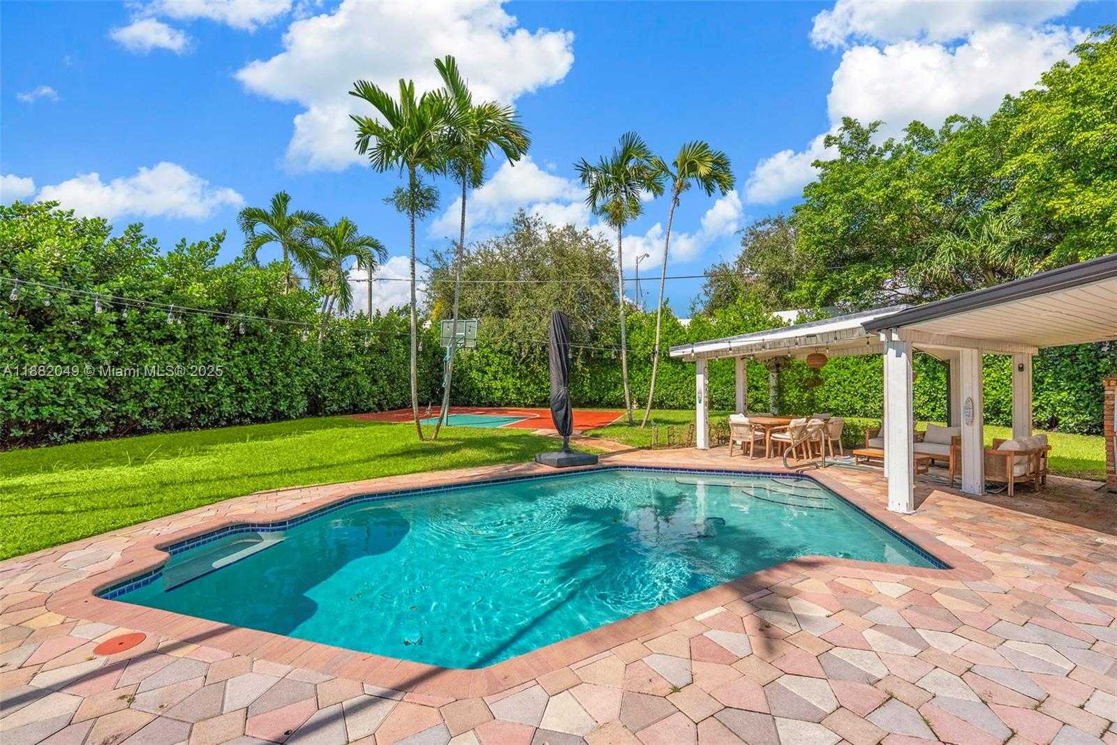 Small Image of 21000 NORTH EAST 18TH CT, Miami Number 19