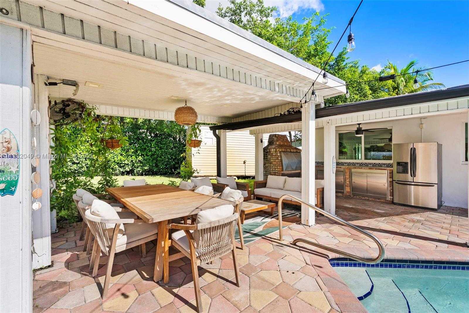 Small Image of 21000 NORTH EAST 18TH CT, Miami Number 21