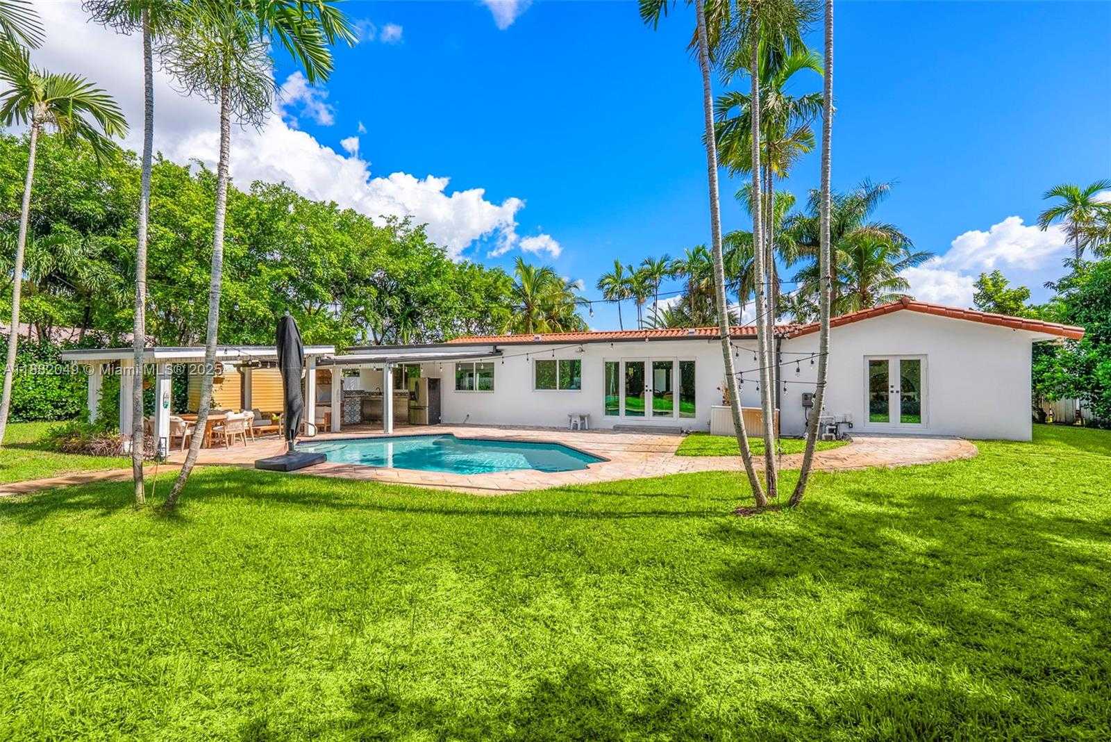 Small Image of 21000 NORTH EAST 18TH CT, Miami Number 25