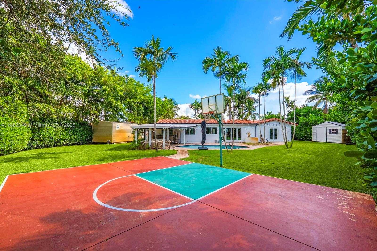 Small Image of 21000 NORTH EAST 18TH CT, Miami Number 27