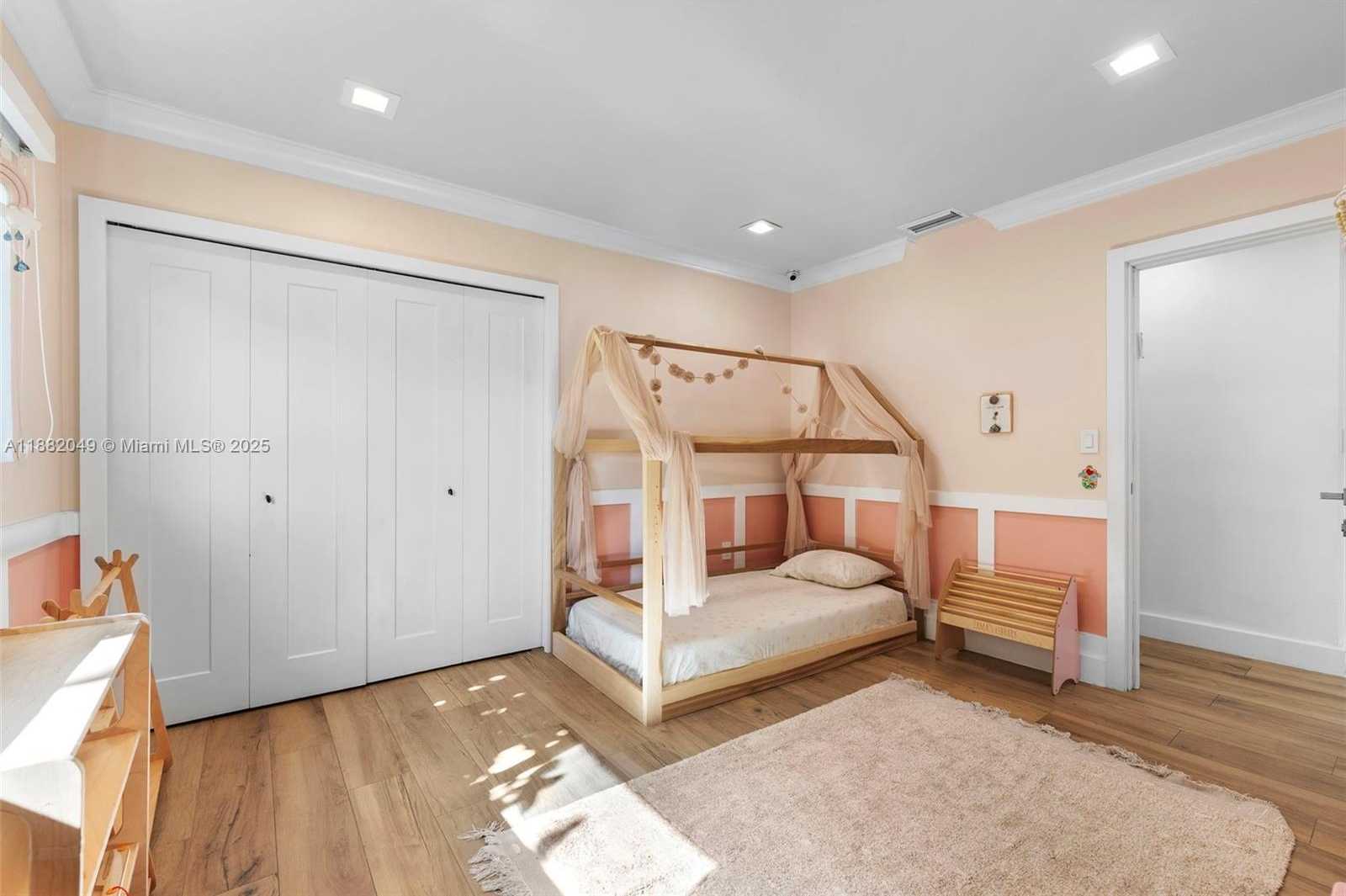 Small Image of 21000 NORTH EAST 18TH CT, Miami Number 38