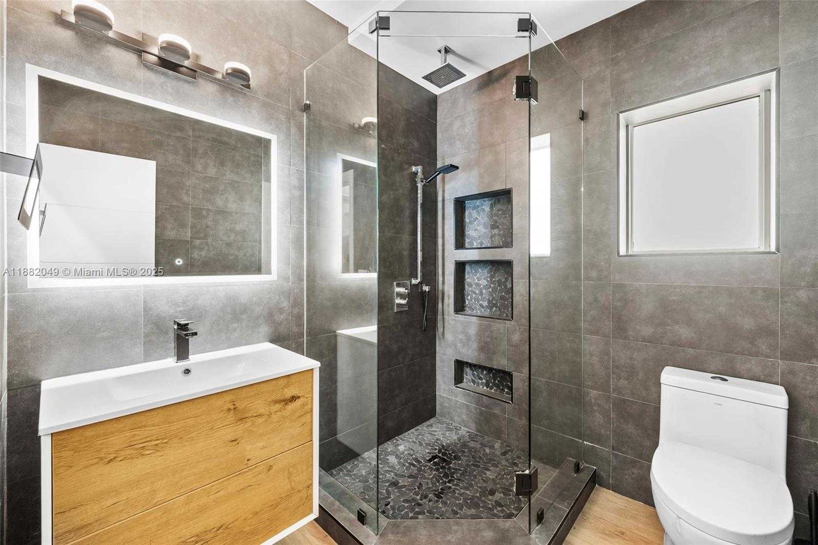 Small Image of 21000 NORTH EAST 18TH CT, Miami Number 43