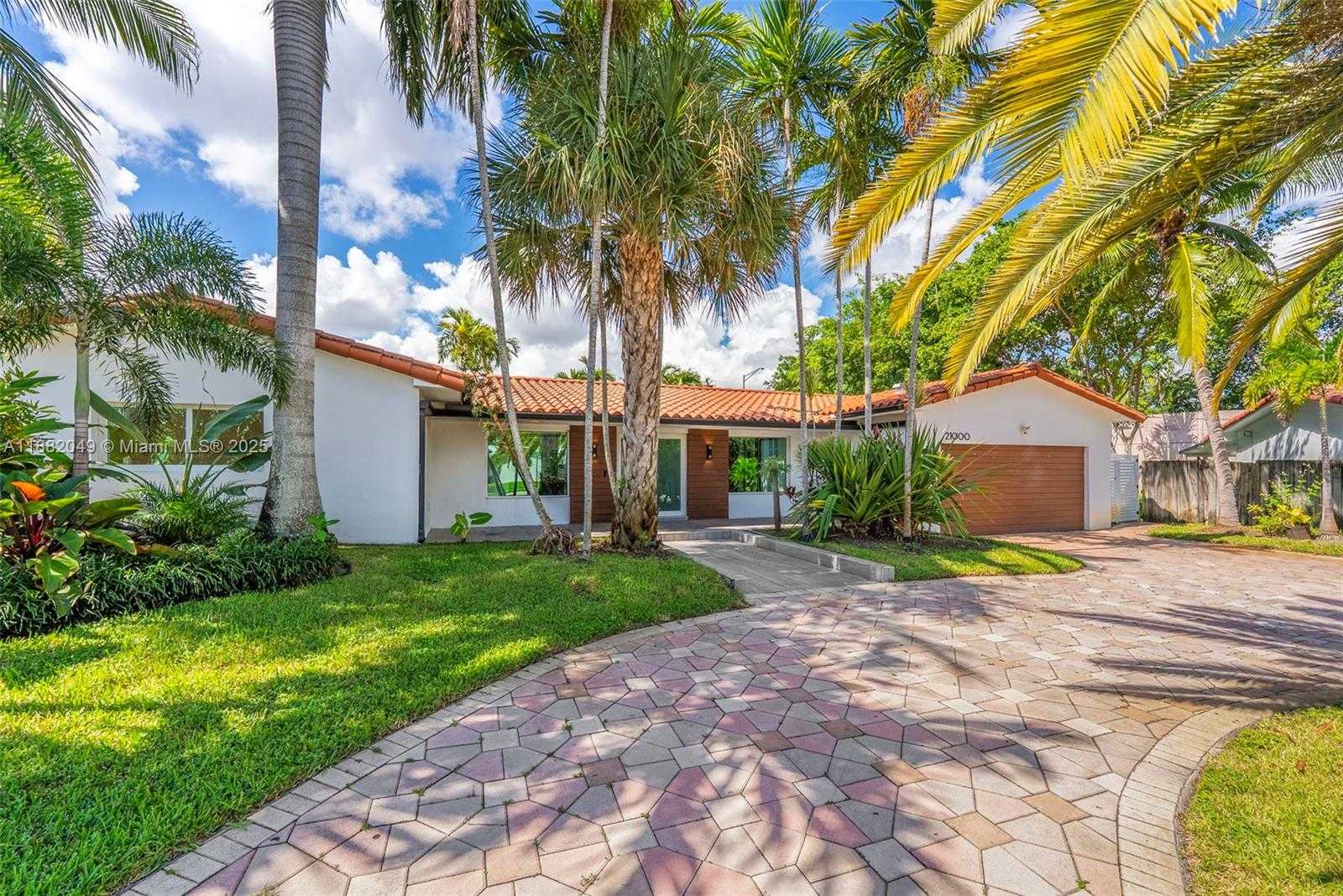 Small Image of 21000 NORTH EAST 18TH CT, Miami Number 51