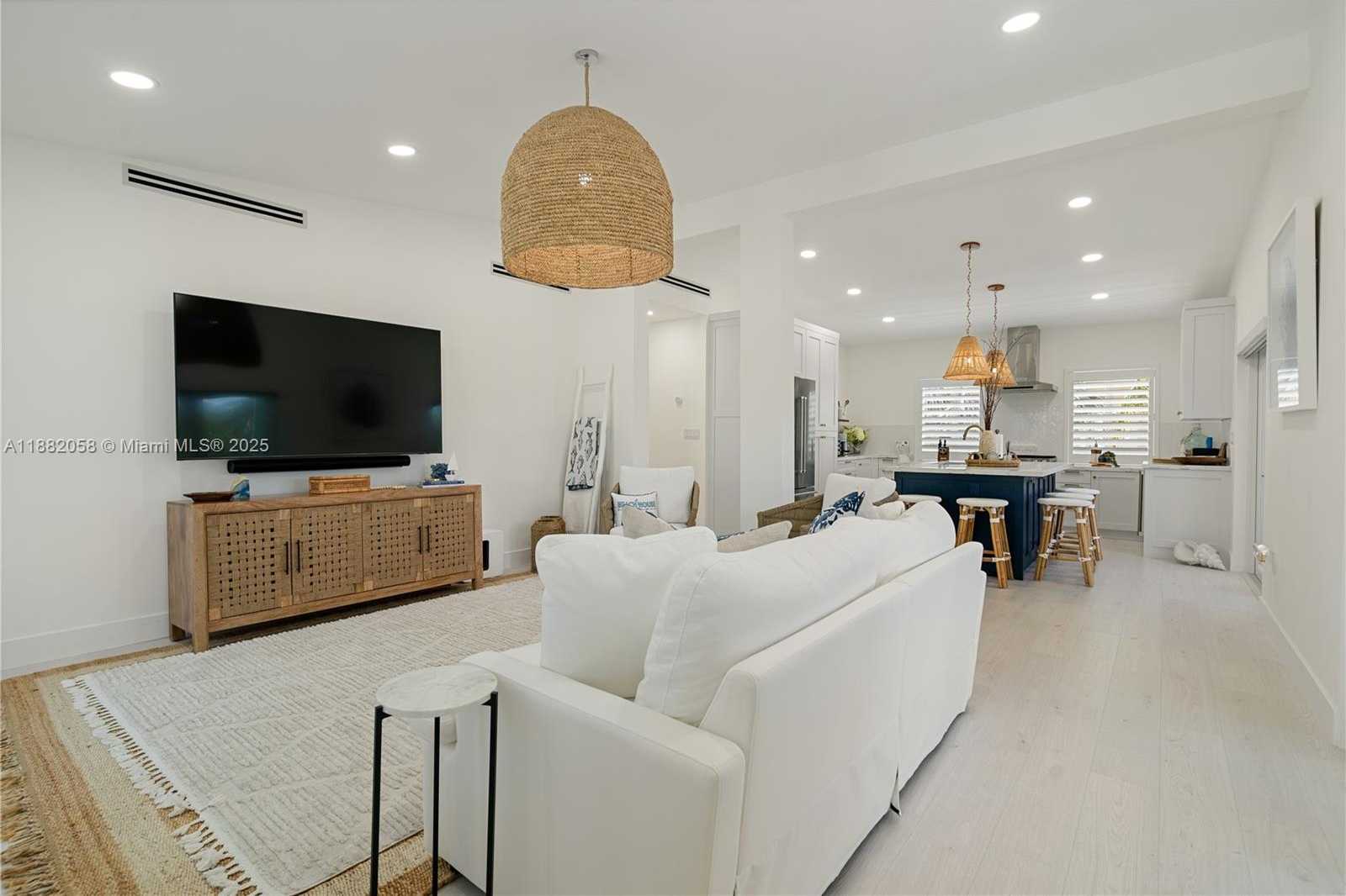 Small Image of 889 ELLEN DR, Key Largo Number 10