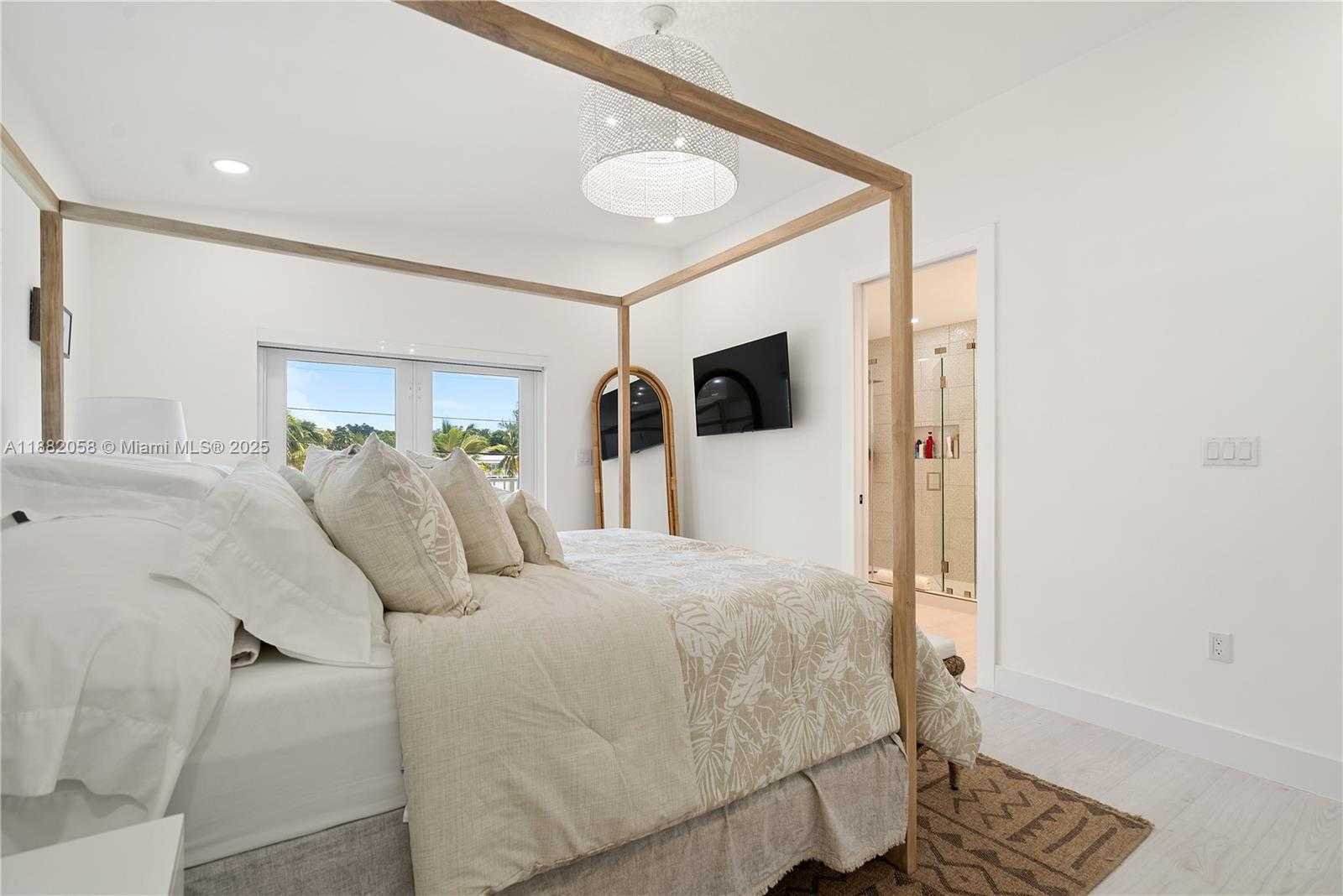 Small Image of 889 ELLEN DR, Key Largo Number 16