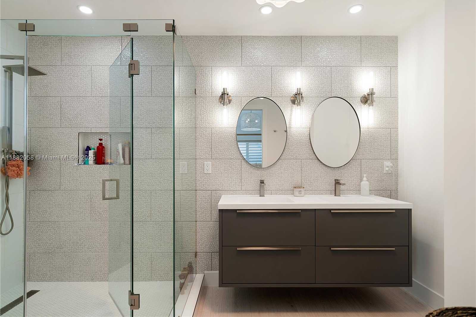Small Image of 889 ELLEN DR, Key Largo Number 17