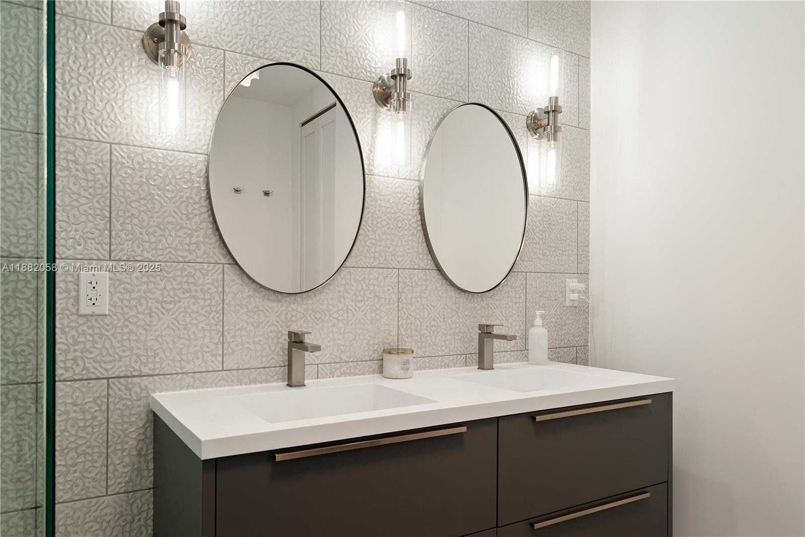 Small Image of 889 ELLEN DR, Key Largo Number 18