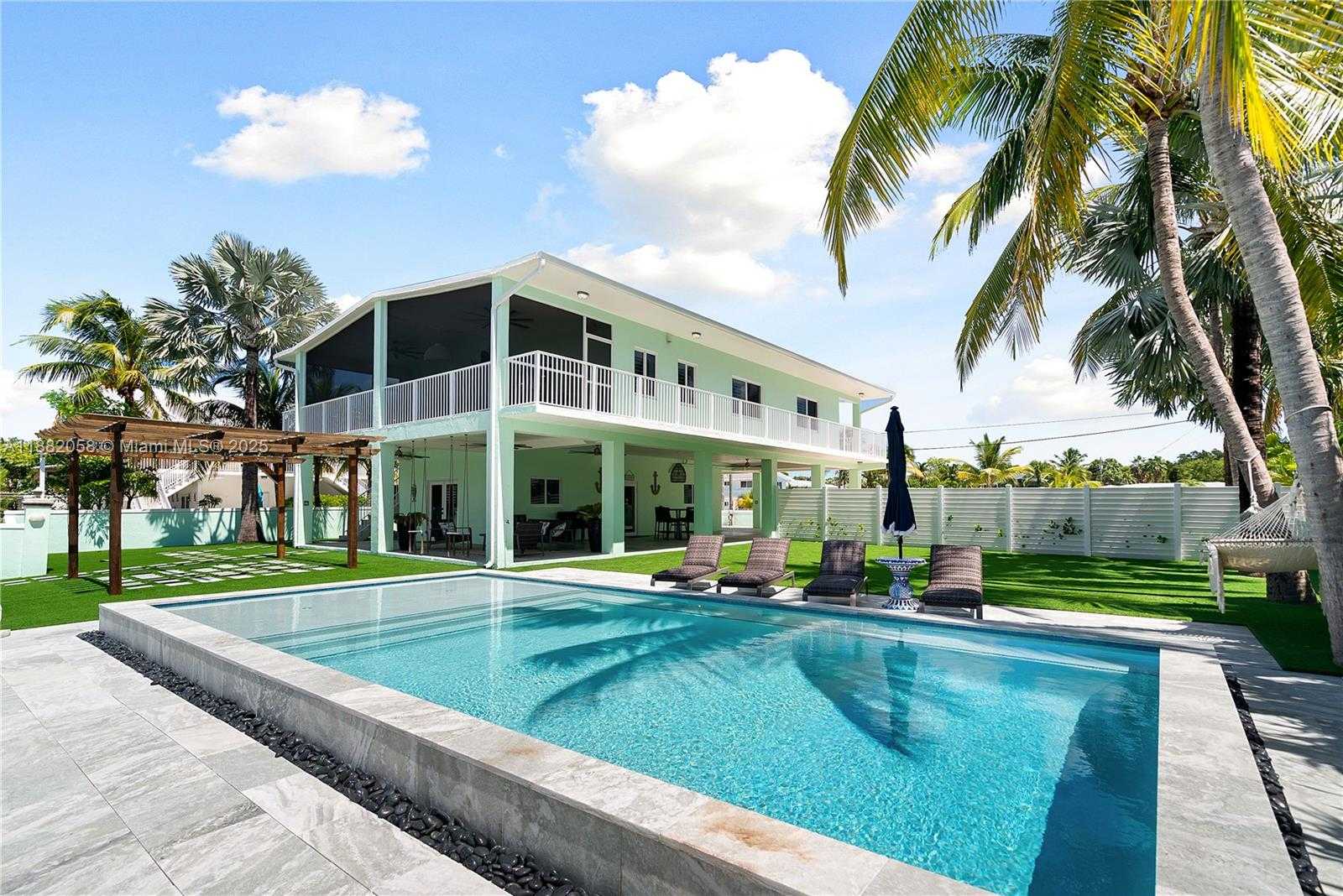 Small Image of 889 ELLEN DR, Key Largo Number 2