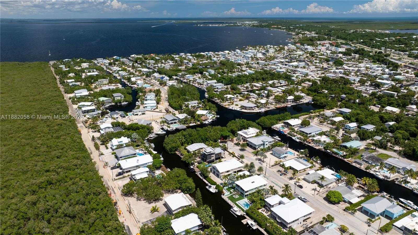Small Image of 889 ELLEN DR, Key Largo Number 33