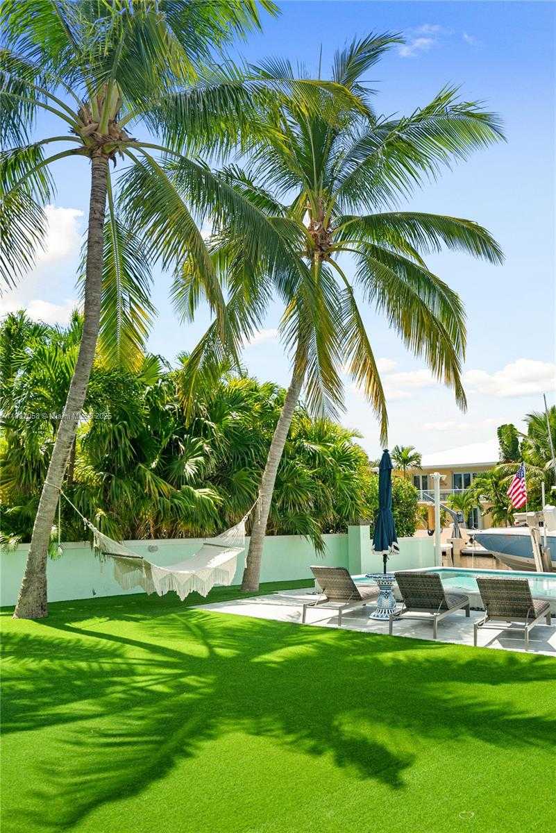 Small Image of 889 ELLEN DR, Key Largo Number 34