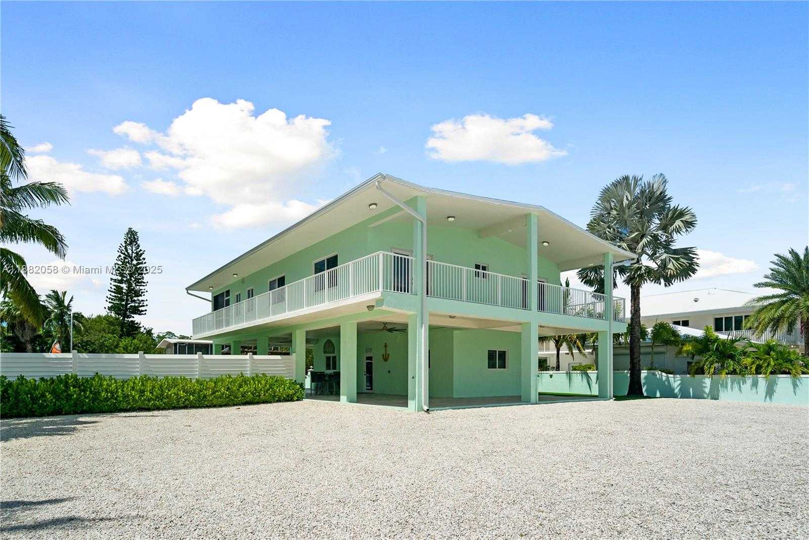 Small Image of 889 ELLEN DR, Key Largo Number 37