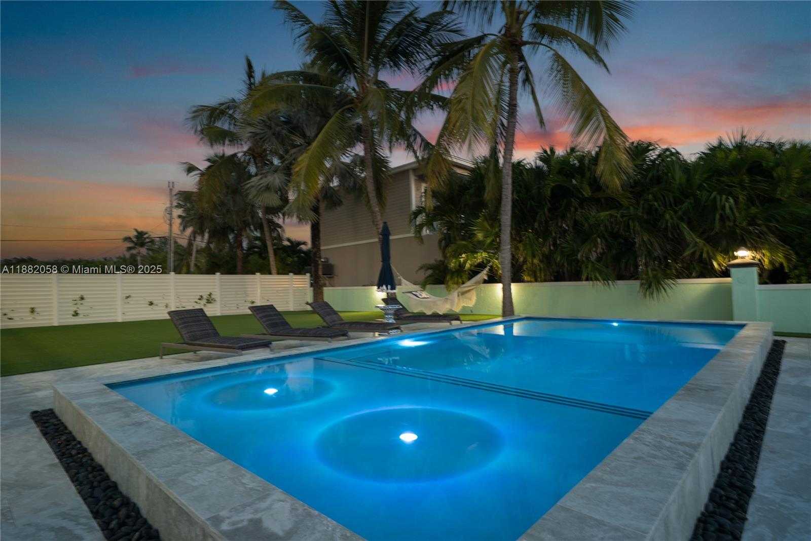 Small Image of 889 ELLEN DR, Key Largo Number 48
