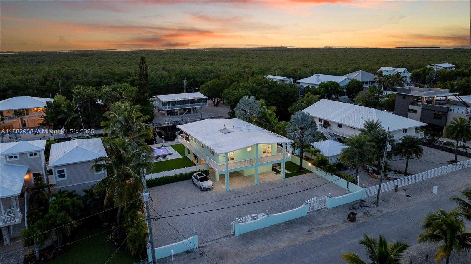 Small Image of 889 ELLEN DR, Key Largo Number 49