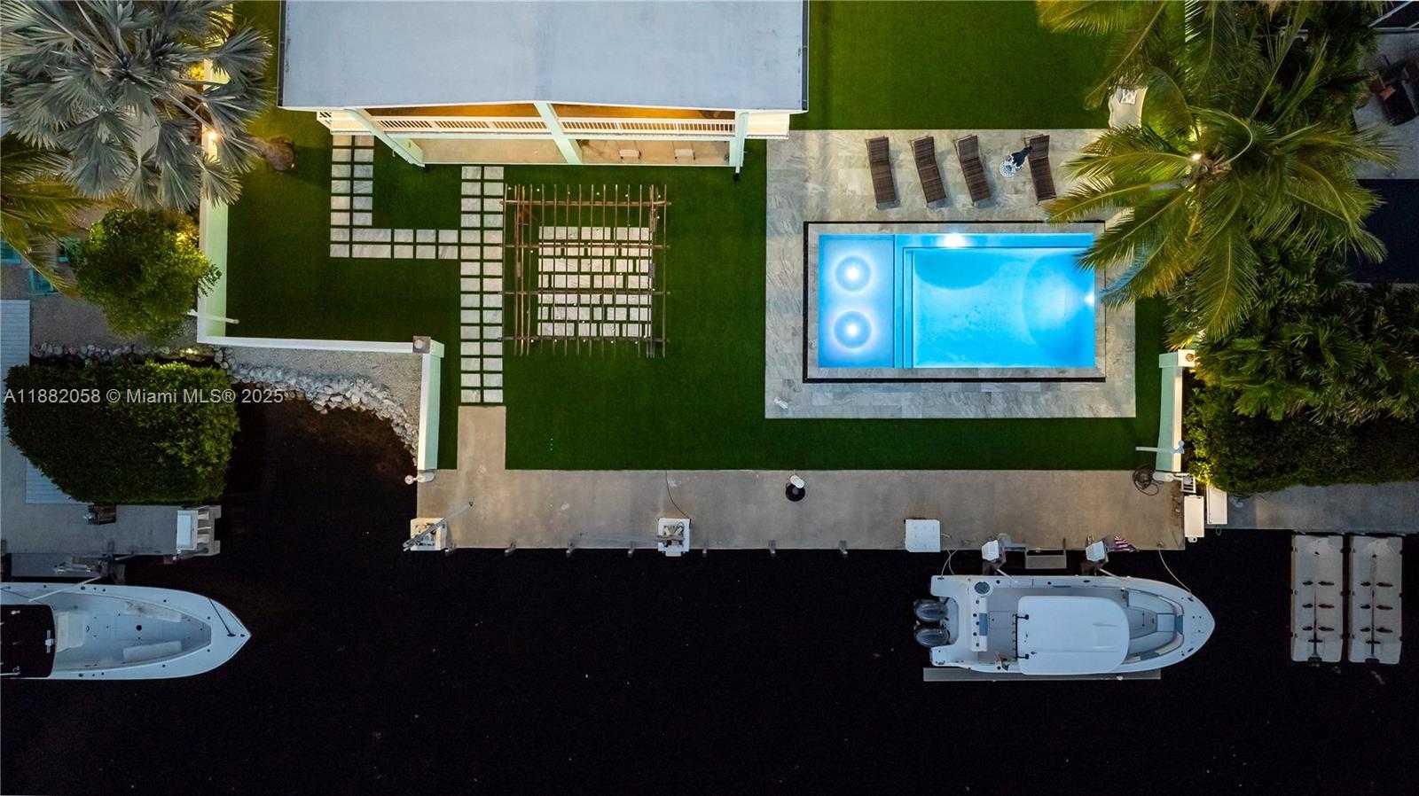 Small Image of 889 ELLEN DR, Key Largo Number 54