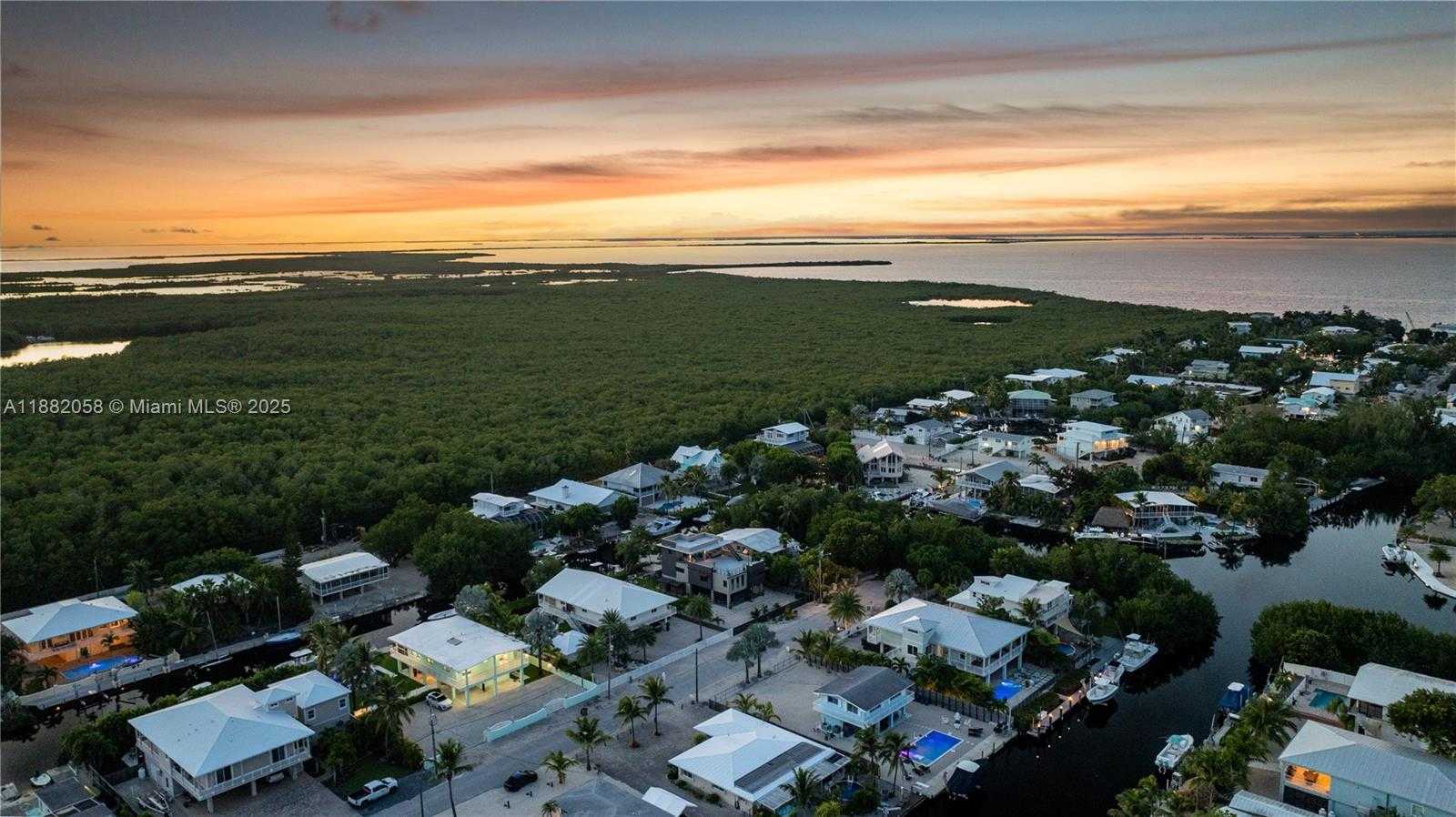 Small Image of 889 ELLEN DR, Key Largo Number 55