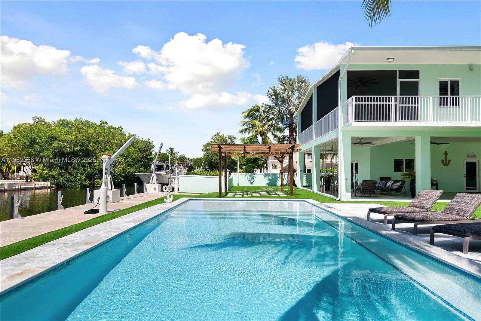 Small Image of 889 ELLEN DR, Key Largo Number 7