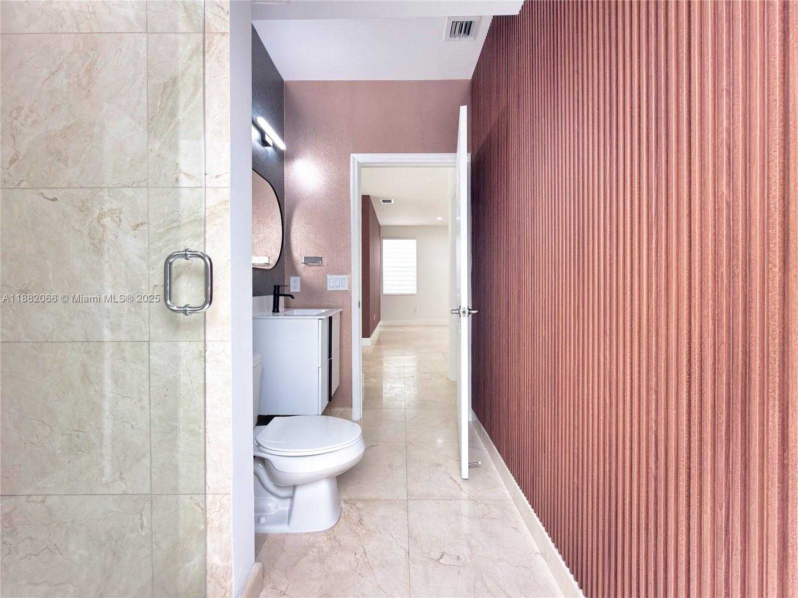 Small Image of 10423 NORTH WEST 70TH LN, Doral Number 13