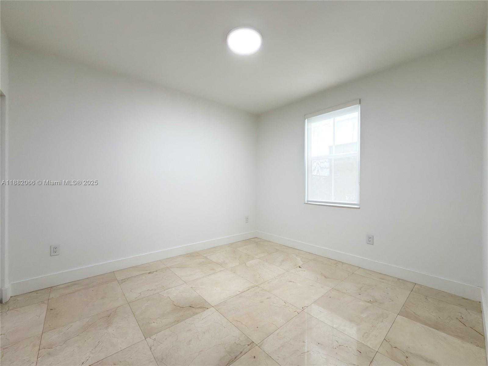 Small Image of 10423 NORTH WEST 70TH LN, Doral Number 20