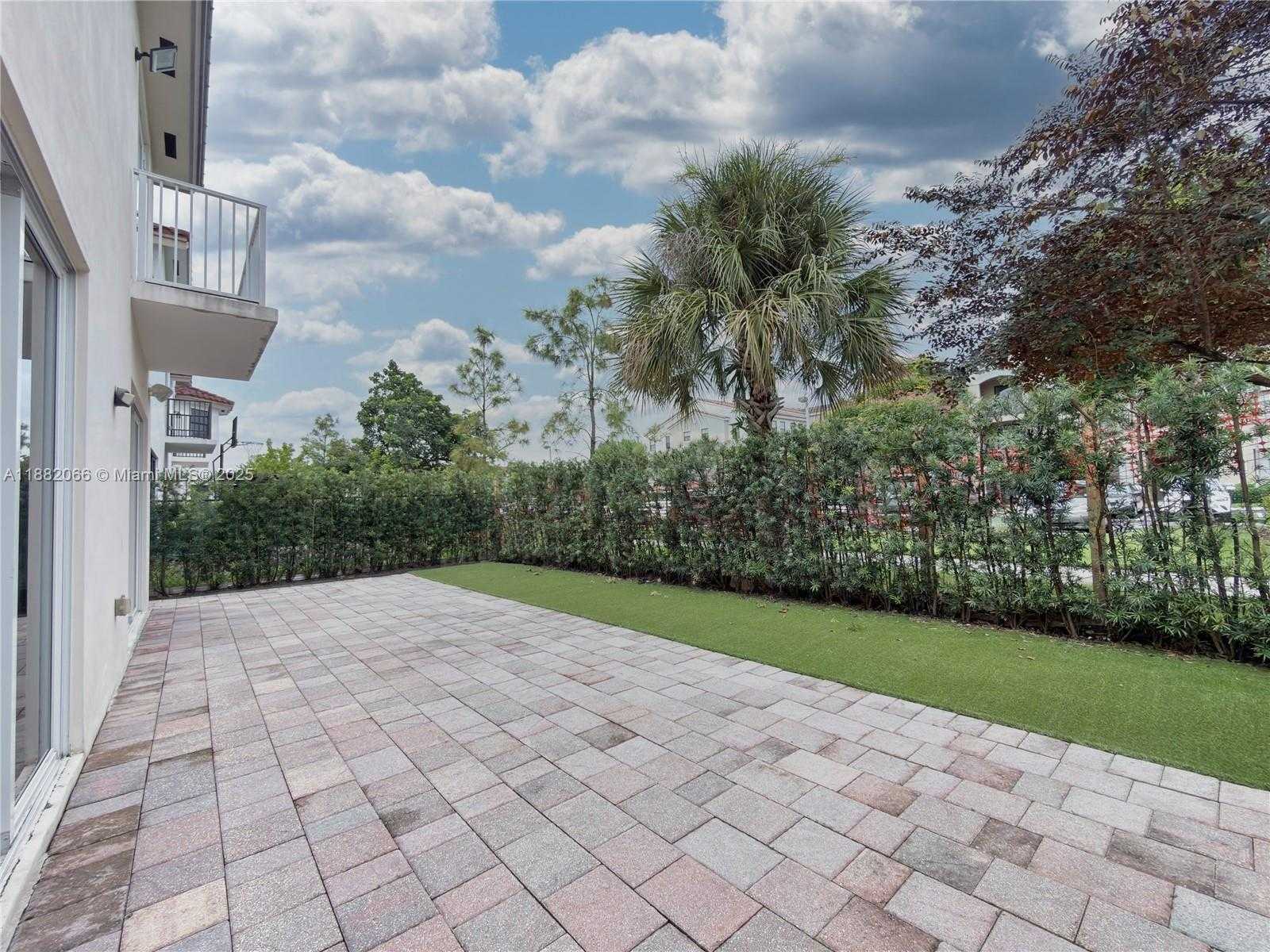 Small Image of 10423 NORTH WEST 70TH LN, Doral Number 21