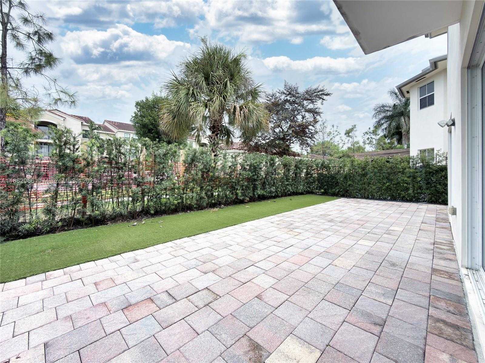Small Image of 10423 NORTH WEST 70TH LN, Doral Number 22