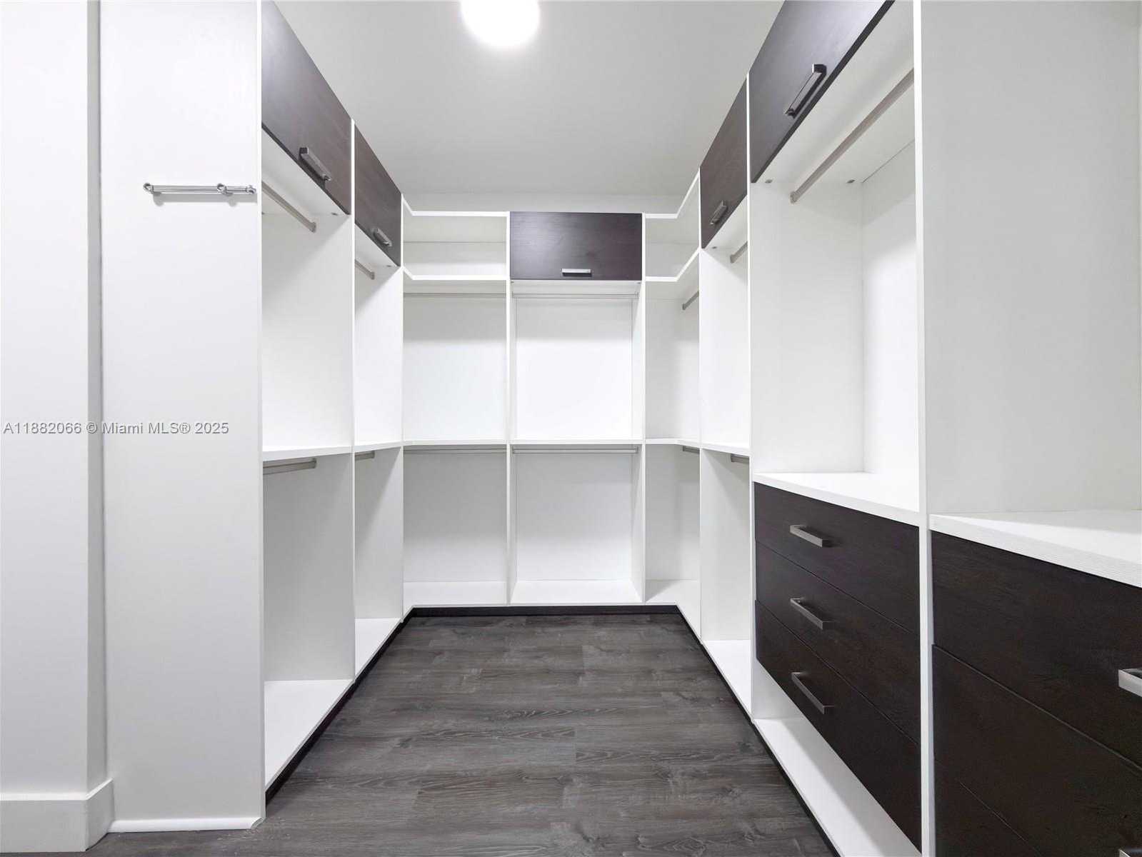 Small Image of 10423 NORTH WEST 70TH LN, Doral Number 29