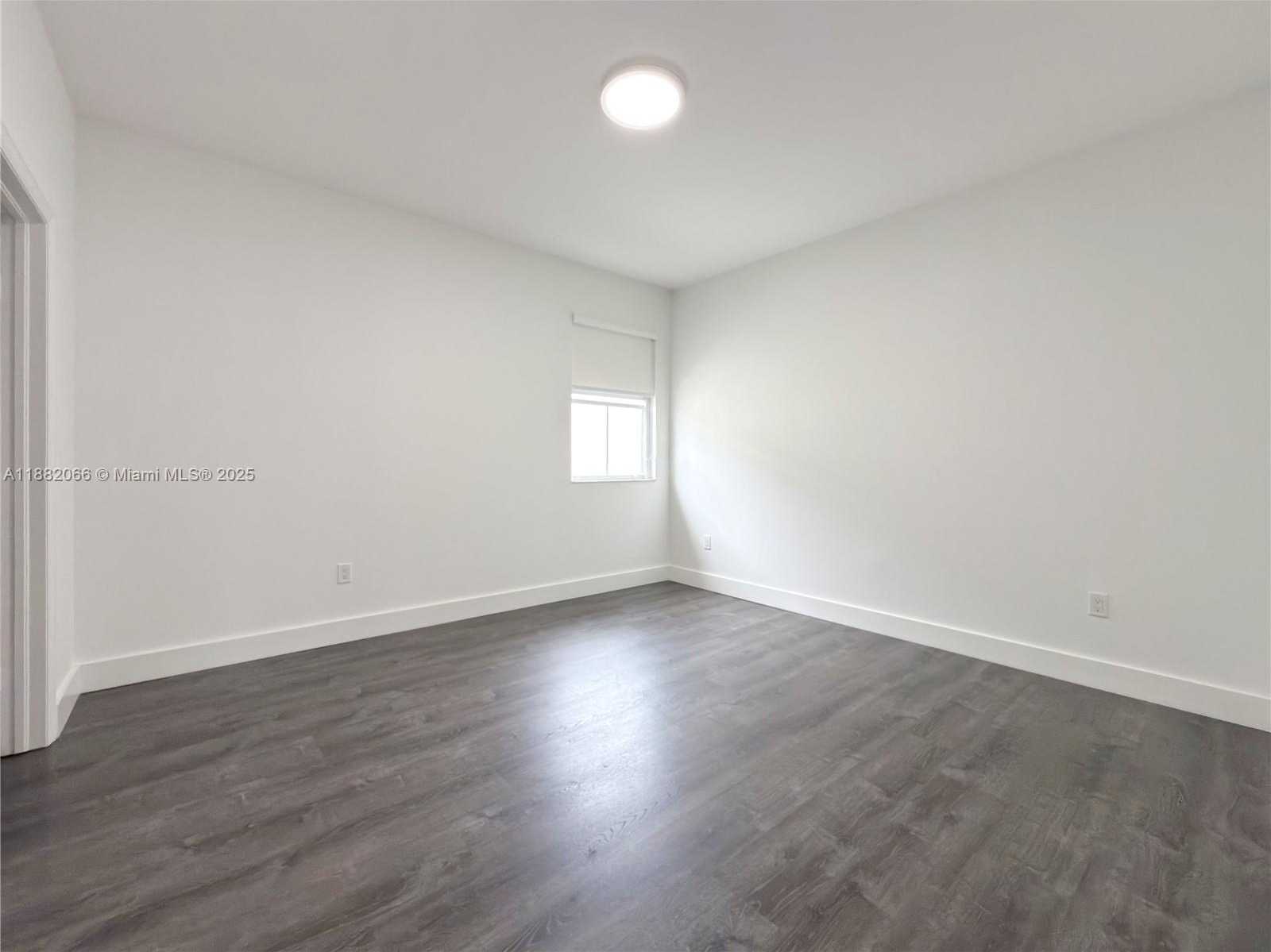 Small Image of 10423 NORTH WEST 70TH LN, Doral Number 36