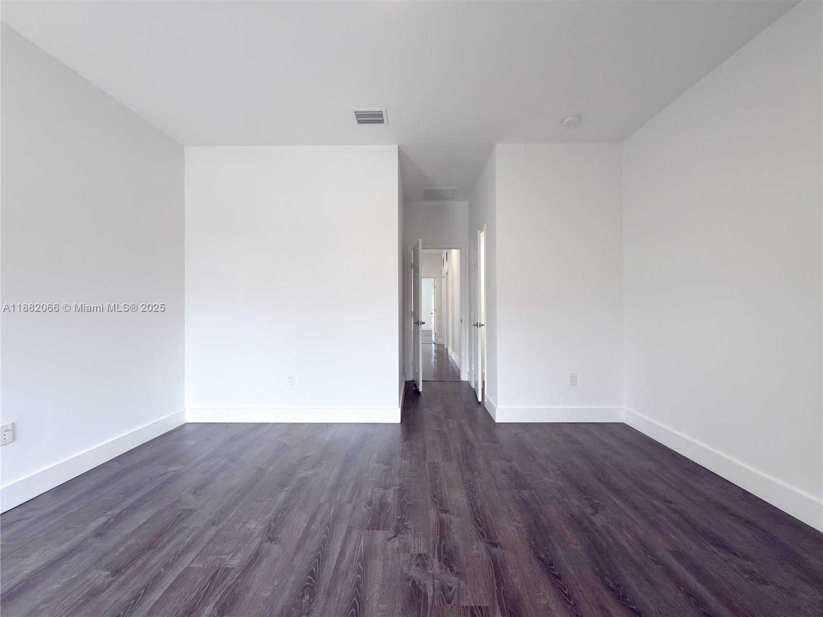 Small Image of 10423 NORTH WEST 70TH LN, Doral Number 47