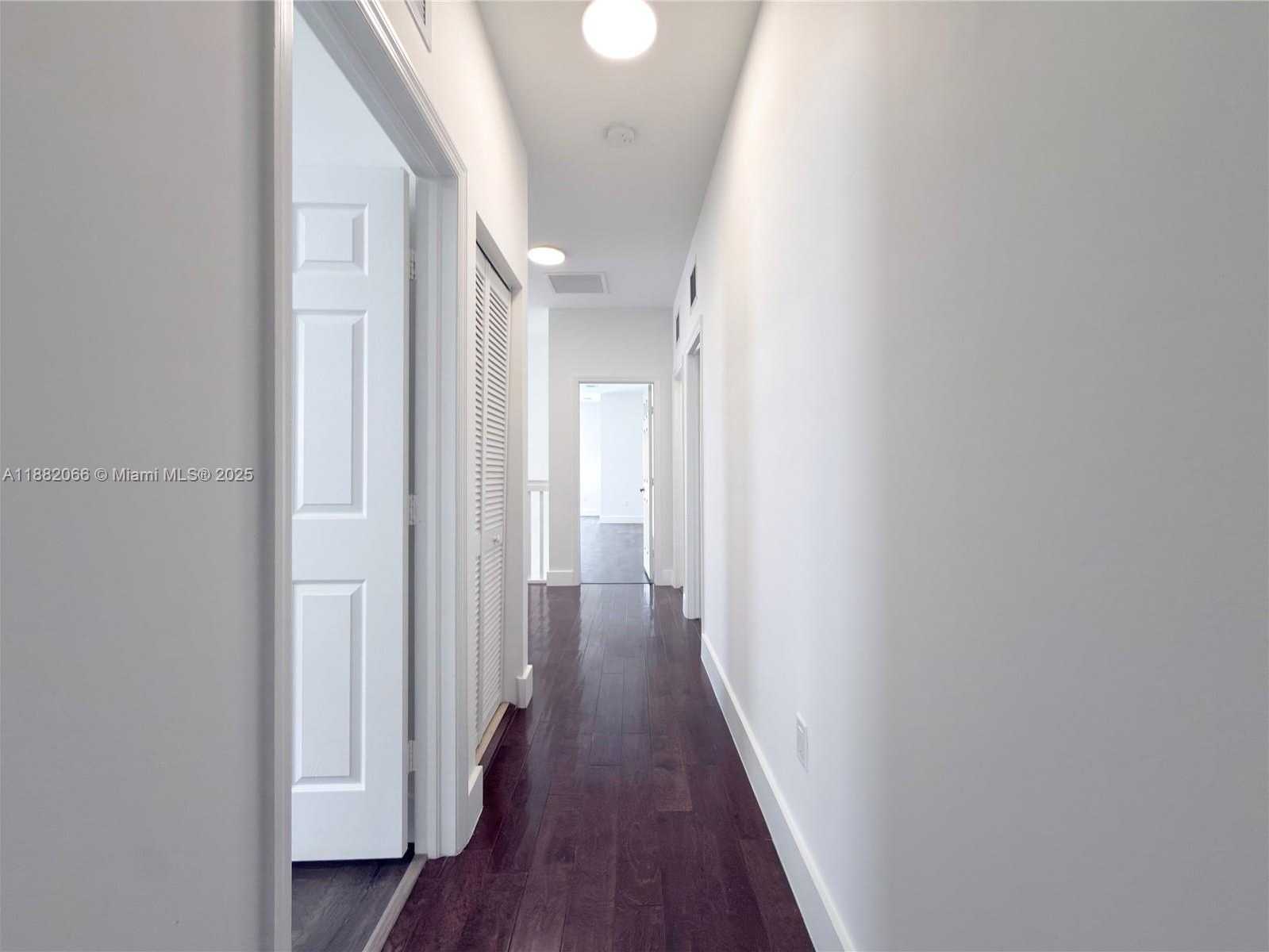 Small Image of 10423 NORTH WEST 70TH LN, Doral Number 49