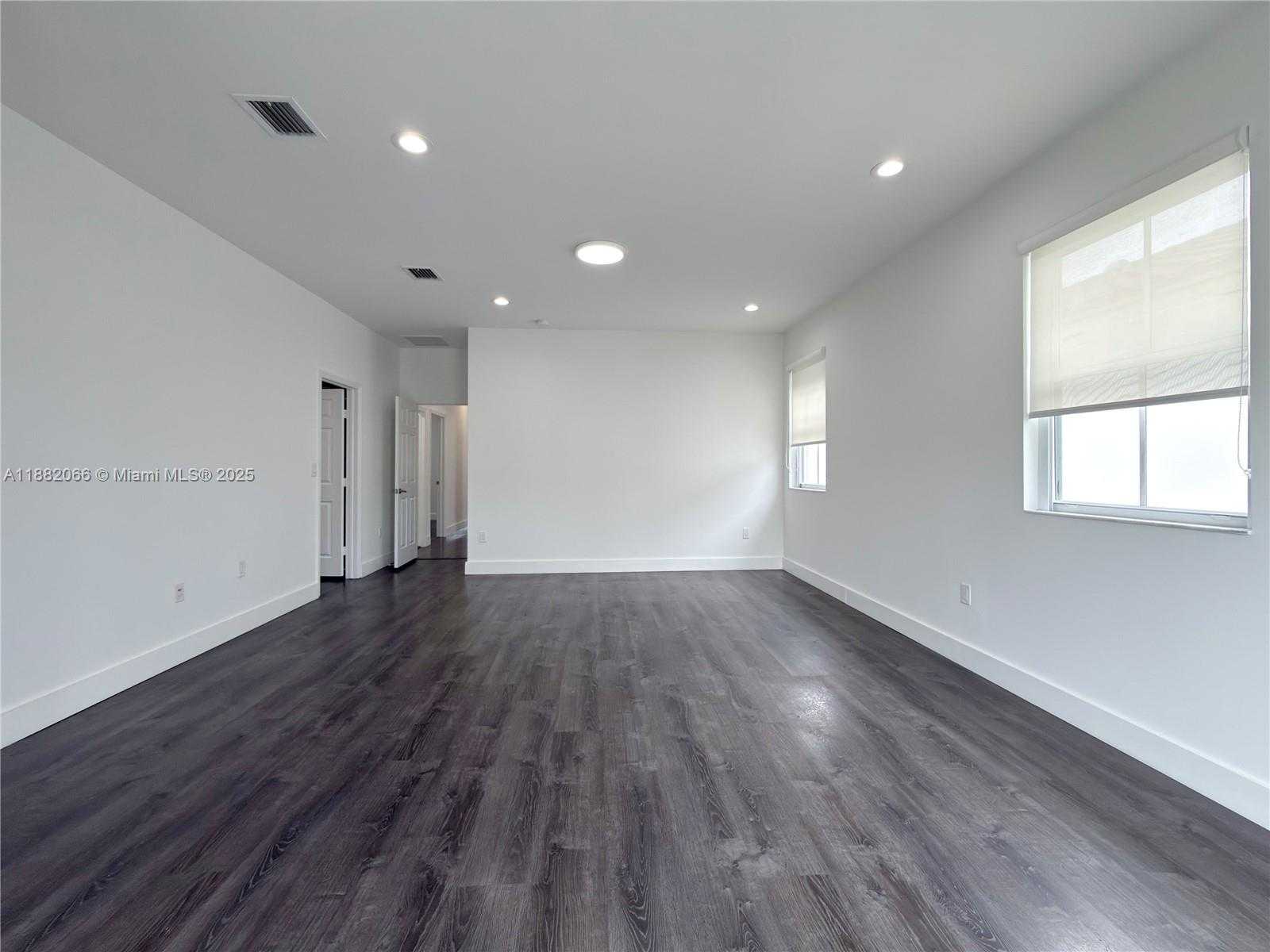 Small Image of 10423 NORTH WEST 70TH LN, Doral Number 50