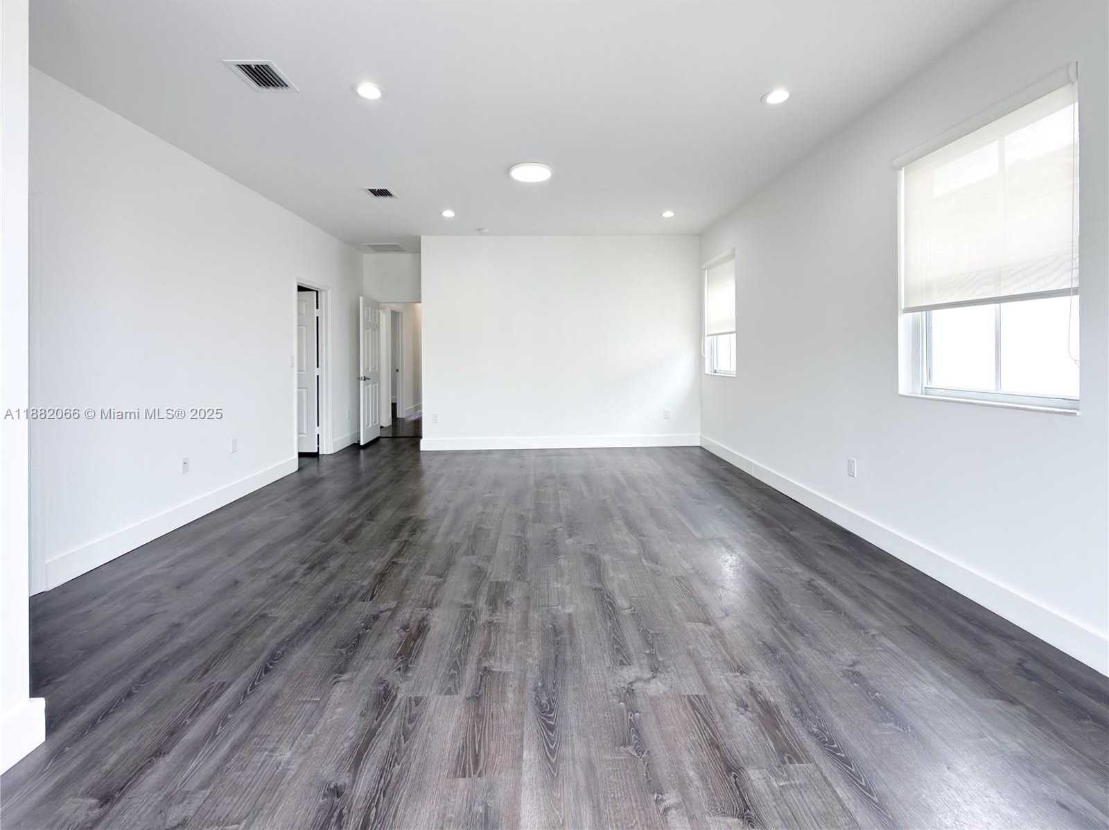 Small Image of 10423 NORTH WEST 70TH LN, Doral Number 53