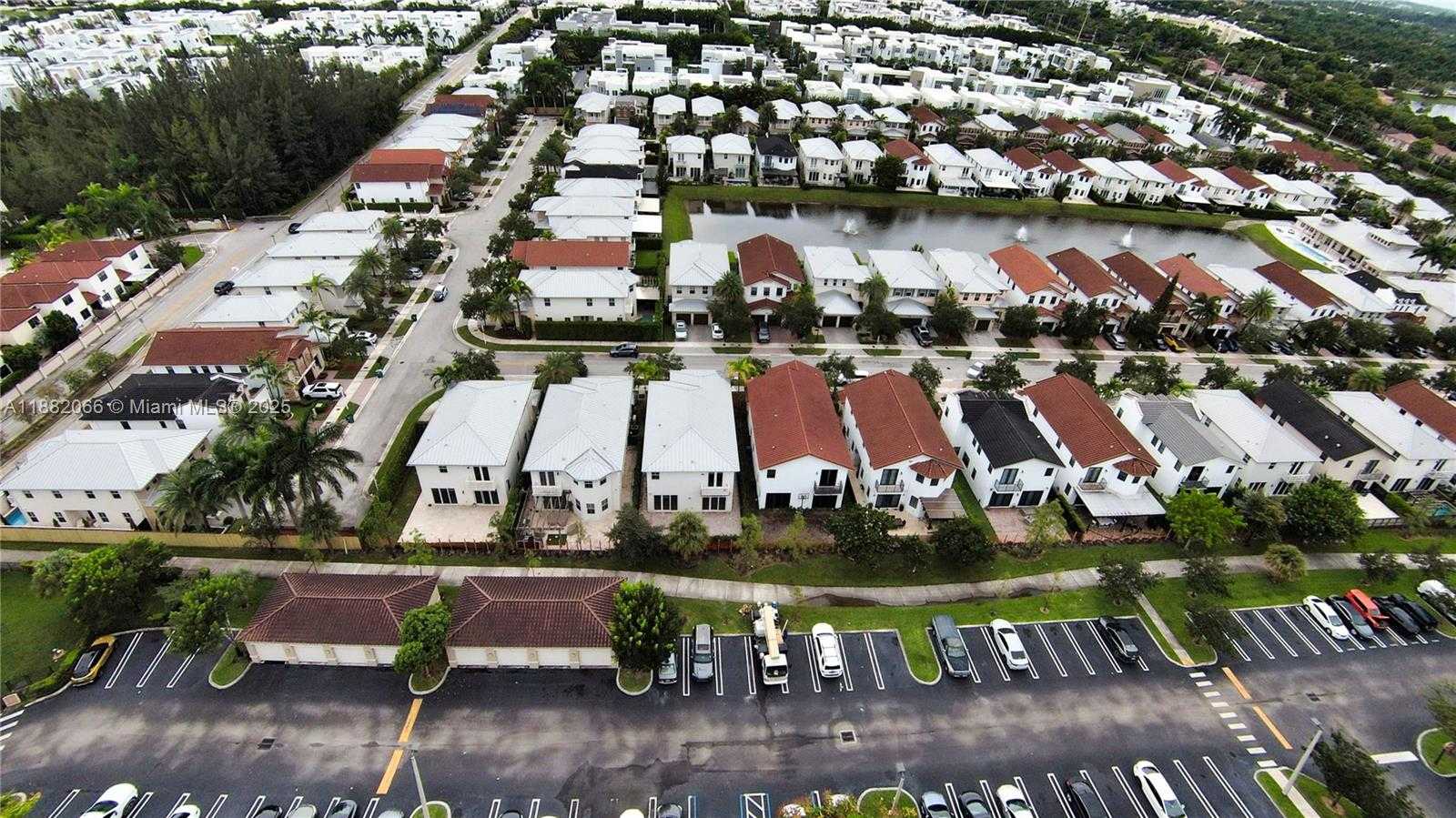 Small Image of 10423 NORTH WEST 70TH LN, Doral Number 61