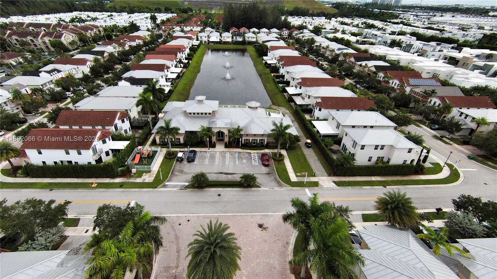 Small Image of 10423 NORTH WEST 70TH LN, Doral Number 65