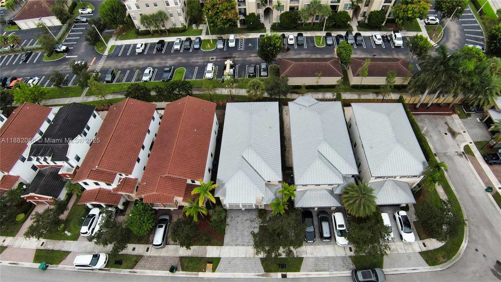 Small Image of 10423 NORTH WEST 70TH LN, Doral Number 67